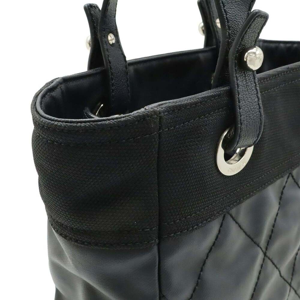 CHANEL Black Leather Shoulder Bag - Picture 8 of 10